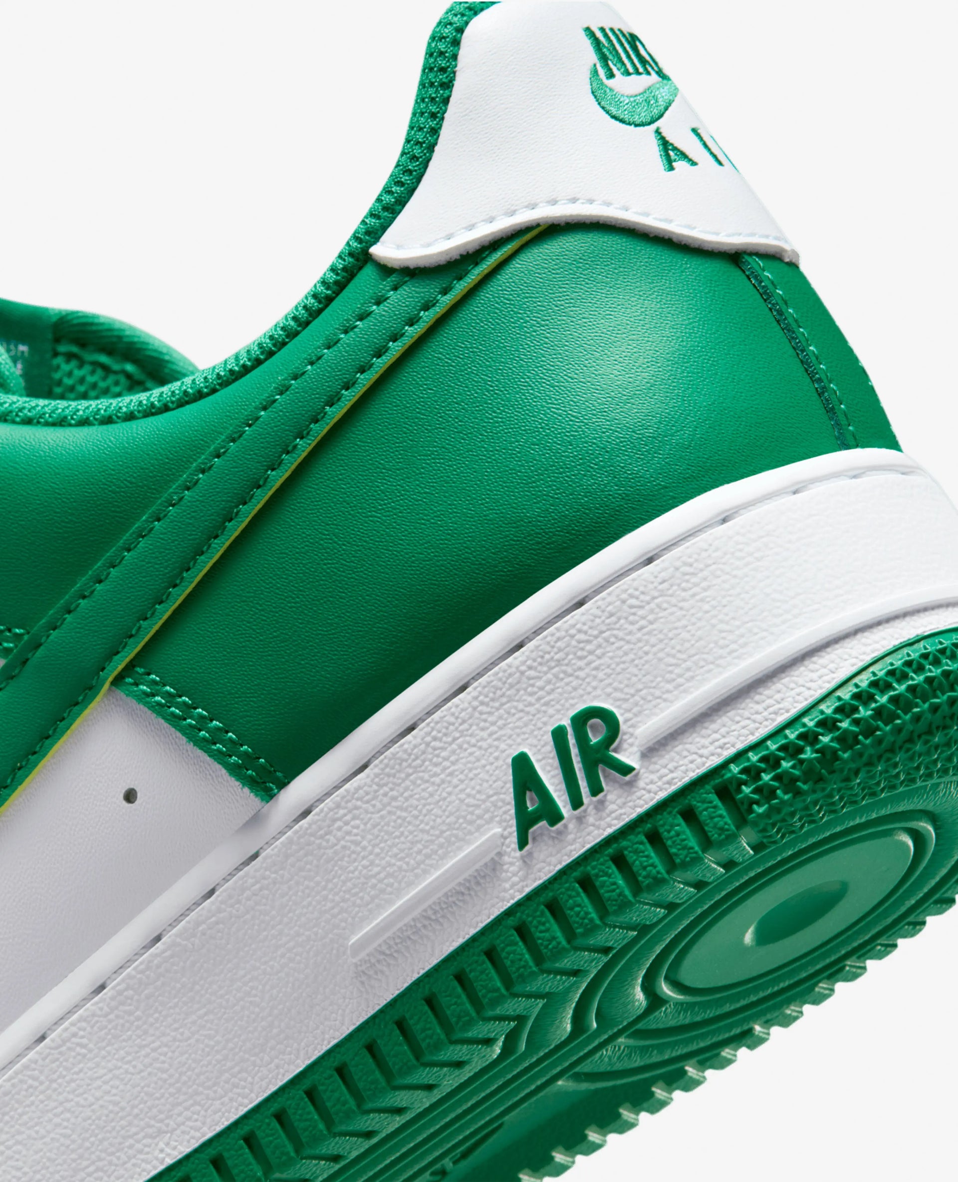 Nike Air Force 1 '07 (WHITE/MALACHITE-WHITE) Nike