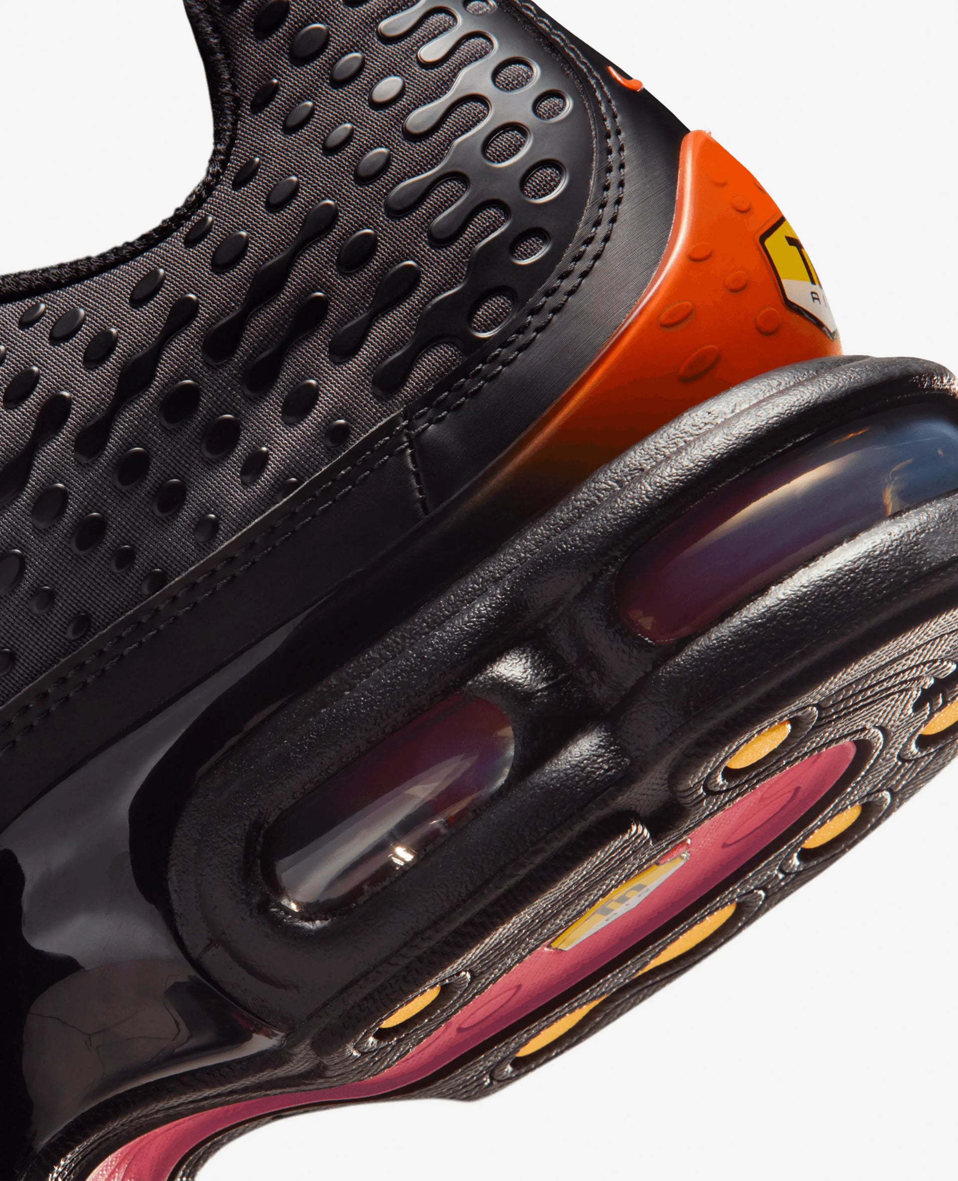 Nike Air Max Plus VII (Black/Dark Copper-Med Ash-Breathe Crimson-Laser Orange) Nike