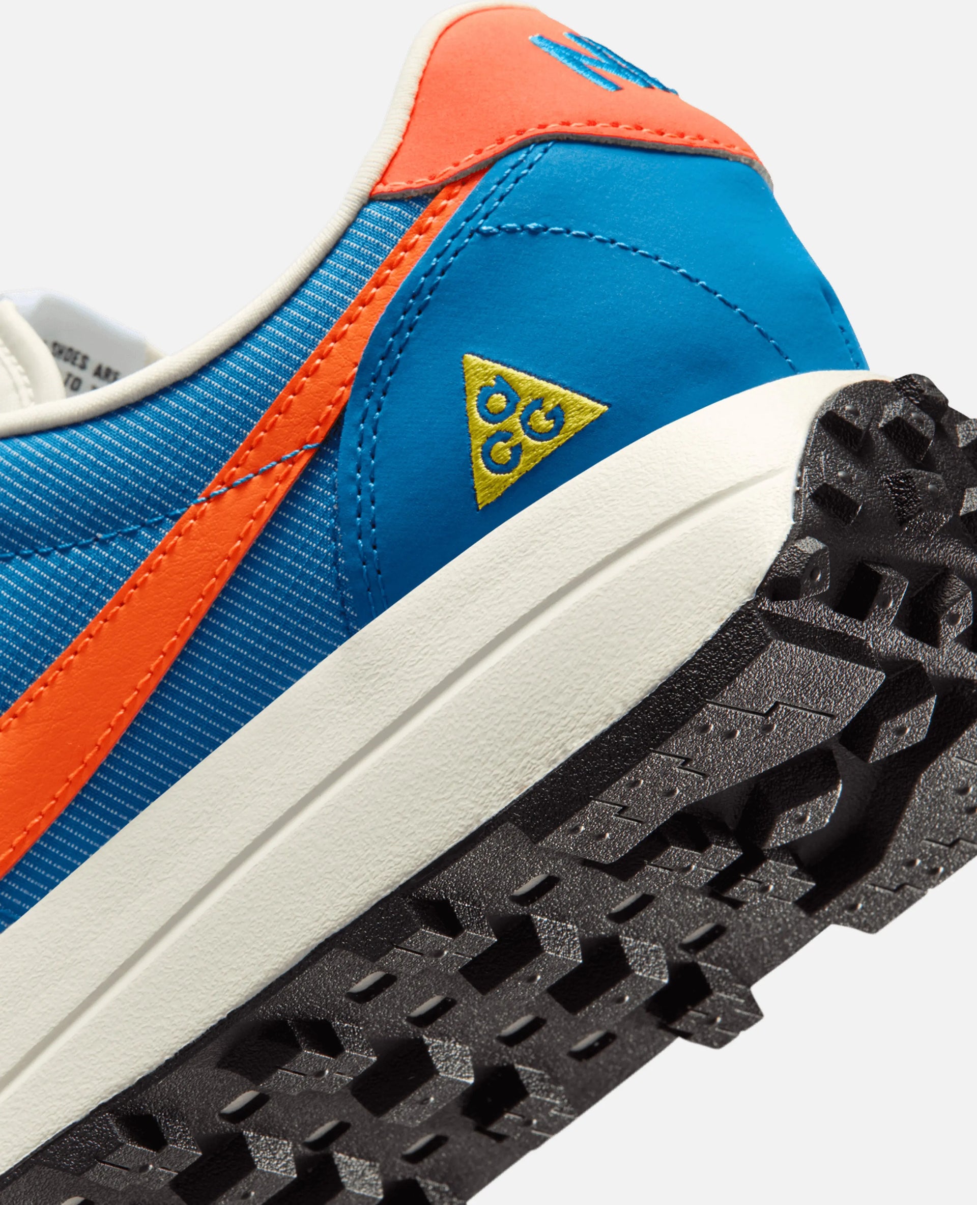 Nike ACG Ldv (Brilliant Blue/Turf Orange-Sail-White-Black-Tour Yellow) Nike