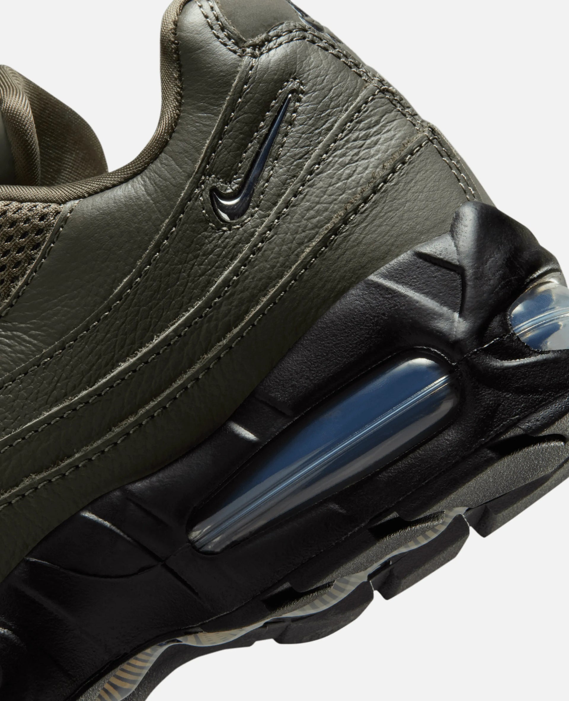 W Nike Air Max 95 (CARGO KHAKI/MEDIUM OLIVE-BLACK) Nike