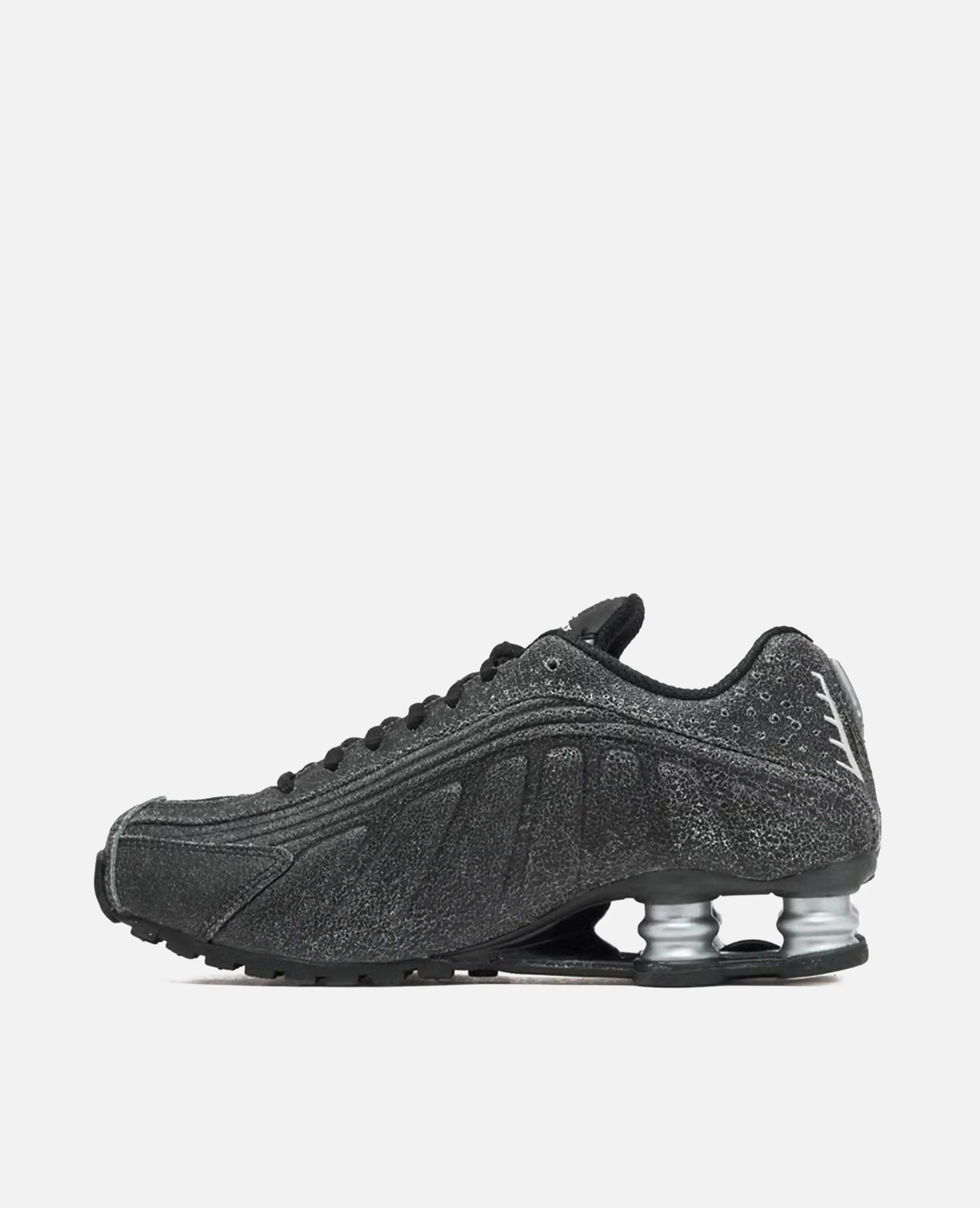 Nike Shox R4 QS (Black/Sail-LT Smoke Grey-Metallic Silver) Nike