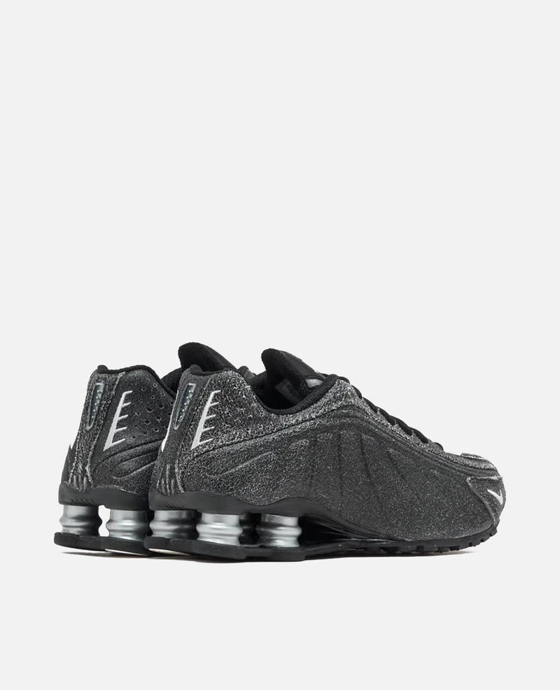Nike Shox R4 QS (Black/Sail-LT Smoke Grey-Metallic Silver) Nike