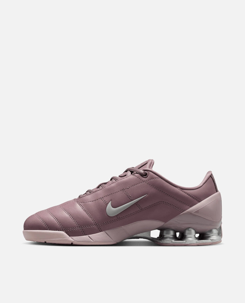W Nike Total 90 Shox Magia (TAUPE GREY/METALLIC SILVER-LT VIOLET ORE) Nike