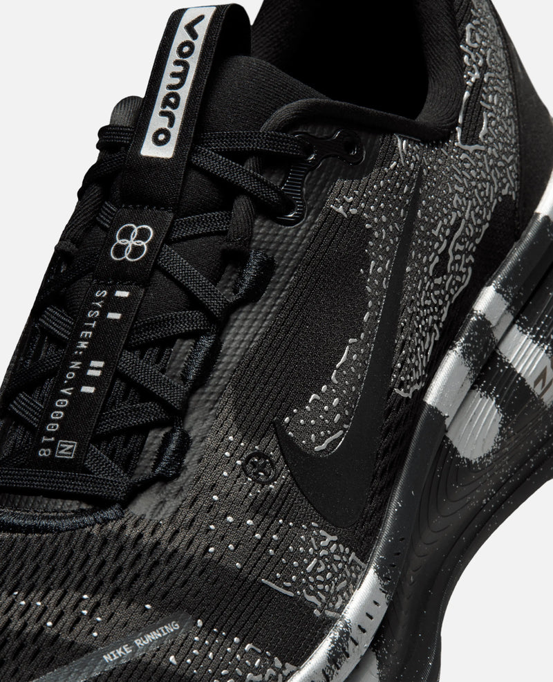Nike Vomero 18 Disrupt (Iron Grey/Black-Light Smoke Grey) Nike